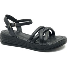 Kocamanlar Feles Düz Taban Çapraz Detaylı Kadın Sandalet