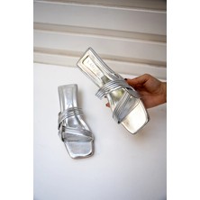 Laminta Hero Silver 4cm Özel Topuklu Şerit Detaylı Kadın Topuklu Terlik