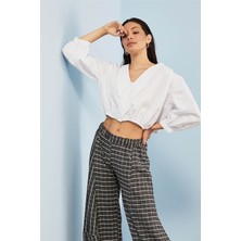 Gils Butik V Yakalı Kısa Beyaz Gömlek