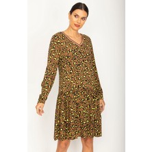 Şans Tekstil Kadın Renkli Yaka Ribanalı Eteği Katlı Elbise