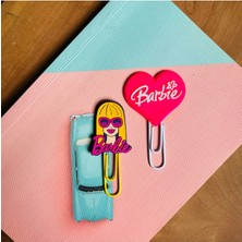 Birikiyedi Barbie ve Pembe Kalp 3D Kitap Ayracı / Ataç 2'li Set (Defter Görsel Amaçlı Kullanılmıştır)