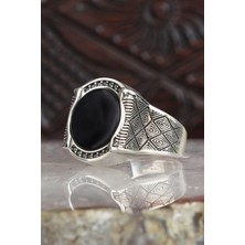 Ksr Moda Oniks Taşlı Kalem Işçilikli 925 Ayar Erkek Gümüş Yüzük