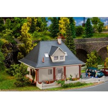 Faller 130681 1/87 Ölçek, Tek katlı Müstakil Ev, Plastik Model Kiti