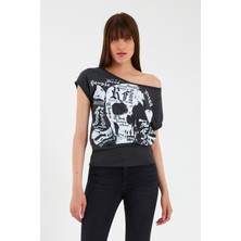 Quhox Kadın Kuru Kafa Baskılı Geniş Yakalı T-Shirt  Antrasit