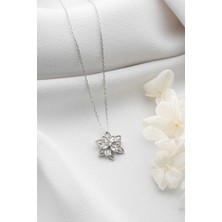 Silvano Jewelry 925 Ayar Gümüş Beyaz Taşlı Lotus Kolye