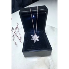 Silvano Jewelry 925 Ayar Gümüş Beyaz Lotus Çiçeği Kolye