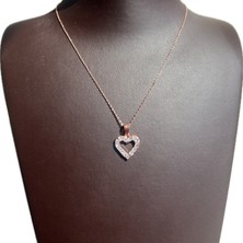 Ashak Accessories Kadın 925 Ayar Gümüş Zincirli Swarovski Taşlı Kalp Model Kalpli Rose Kaplama Kolye