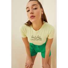 Swist Sarı Yelken Baskılı Crop Tshirt