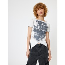 Koton Baskılı Tişört Asimetrik Kesim Kaşkorse Bisiklet Yaka Kısa Kollu Slim Fit