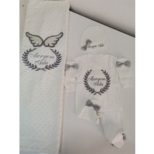 Minik Adımlar Isme Özel Nakışlı Bebek Battaniyesi ve Bebek Tulumu Isimli