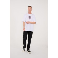 Lovely Store Charlie Chaplin Beyaz Nakışlı Unisex T-Shirt