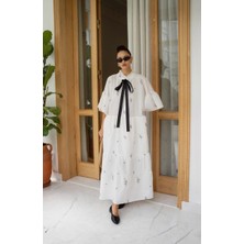 BRTC Design Kadın Beyaz Kolları Fırfırlı Çiçek Nakış Islemeli Kat Kat Vintage Elbise