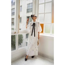 BRTC Design Kadın Beyaz Kolları Fırfırlı Çiçek Nakış Islemeli Kat Kat Vintage Elbise
