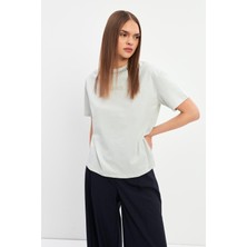 Setre Taş Bisiklet Yaka Taş Detayllı Mini Baskılı T-Shirt