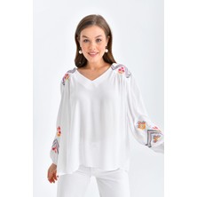 Parkkaron V Yaka Nakış Detaylı Salaş Dokuma Bluz