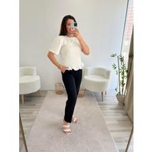 Patuta Butik Ekru Tok Doku Altı Volanlı Bluz