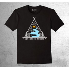 BUMETA Adventure Awaits Kamp Çadır Doğa Tişört Çocuk T-Shirt