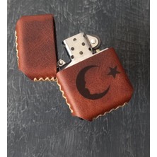 Nikura Craft Nikuracraft Kişiye Özel Çakmak Benzinli Çakmak Deri Kılıflı Zippo Tarzı Çakmak  El Yapımı Türk Bayrağı Desenli Hakiki Deri Çakmak