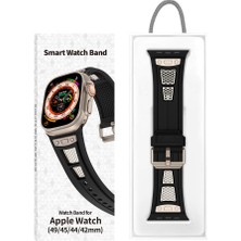 Lyon Tech Apple Watch 7 45MM Zore KRD-117 Hava Alabilen Delikli Metal Süslemeli Desenli Silikon Kordon