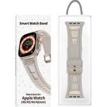 Lyon Tech Apple Watch 7 45MM Zore KRD-117 Hava Alabilen Delikli Metal Süslemeli Desenli Silikon Kordon