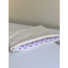 Baby Kangaroo 13 İnç Laptop Çantası Ekru Tedy Kumaş, Yumuşak Pofuduk Bilgisayar Kılıfı, Kalpli Astarlı Fermuarlı Notebook Çantası, %100 Pamuk İç Yüzeyli, Kapitoneli Koruyucu Laptop Kılıfı 13 İnc