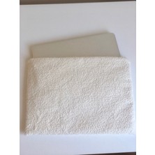 Baby Kangaroo 13 İnç Laptop Çantası Ekru Tedy Kumaş, Yumuşak Pofuduk Bilgisayar Kılıfı, Kalpli Astarlı Fermuarlı Notebook Çantası, %100 Pamuk İç Yüzeyli, Kapitoneli Koruyucu Laptop Kılıfı 13 İnc