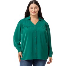 Disentis Modest Büyük Beden Yakalı Önü Büzgü Robalı Uzun Kol Zümrüt Gömlek