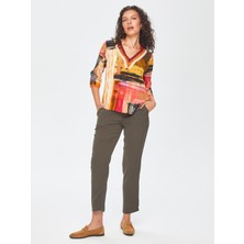 Faik Sönmez Soyut Desen Yakası Dokuma Şerit Detaylı V Yaka 3/4 Kol Bluz 69139