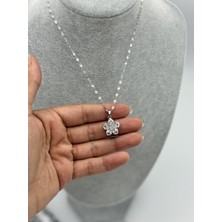 Mirabella Gift Çiçek Figürlü Taşlı Paslanmaz Çelik Kolye Arkadaşa Sevgiliye Doğum Günü Hediyesi
