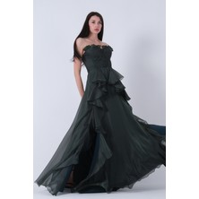 Feminist Zümrüt Straplez Yaka Yırtmaçlı Eteği Fırfırlı Abiye 9705234.123