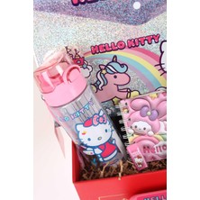 Hello Kitty Dekomus Ile Özel Kutulu Lisanslı Hello Kıtty Matara ve Beslenme Kabı Ile Kırtasiye Okul Seti