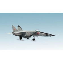 Kitty Hawk 80113 1/48 Mig-25 Rb/ Rbt Savaş Uçağı ve 2 Resin Figür Demonte Plastik Maketi