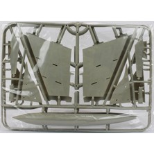 Kitty Hawk 80113 1/48 Mig-25 Rb/ Rbt Savaş Uçağı ve 2 Resin Figür Demonte Plastik Maketi