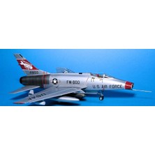 Trumpeter 01648 1/72 F-100C Super Sabre Savaş Uçağı Demonte Plastik Maketi