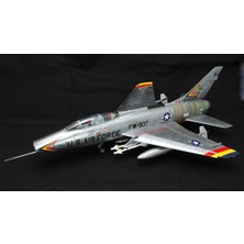 Trumpeter 02840 1/48 F-100F Super Sabre Savaş Uçağı Demonte Plastik Maketi