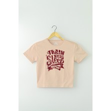 So Cool Bej Renk Crop T-Shirt Eat Sleep Train Repeat Baskılı Kadın Tişört Baby Tee