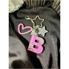 Schkırt B Harf Pembe Renk Gümüş Renk Glitterli Yıldız Kancalı Vıp Ekstra Figürlü Epoksi Harf Anahtarlık