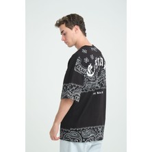 Four Man Oversize Bandana Desenli  Tişört - Şıklığın Ve Rahatlığın Birleşimi