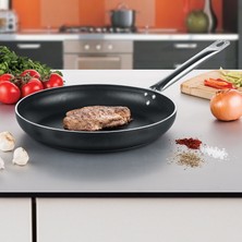 Evren 22 cm Bistro Maksi Tava, Horeca Non-Stick Kızartma Tavası 22 cm (Çelik Boru Kulp)