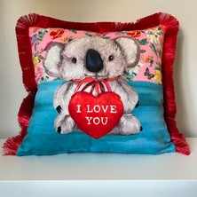 Decofav Sevimli Koala I Love You Yazılı Dijital Baskılı Kadife Kırlent Kılıfı Kırmızı Saçaklı