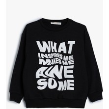 Koton Erkek Çocuk Slogan Baskılı Bisiklet Yaka Uzun Kollu Sweatshirt Grafik Desenli