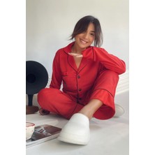 Kırmızı Nakış Detaylı Pijama Takımı