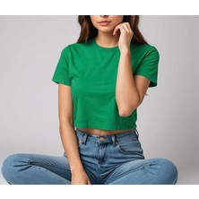 Yeşil Kadın Crop Şık Ve Rahat Crop Tshirt Koleksiyonu Renkli Yaz Cropları Ümodern Klasik Sokak Modası Sportif Crop Top Şehirli Kadın Cropları Trend Crop Tişört