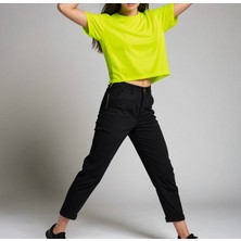 Neon Sarı Kadın Crop Şık Ve Rahat Crop Tshirt Koleksiyonu Renkli Yaz Cropları Ümodern Klasik Sokak Modası Sportif Crop Top Şehirli Kadın Cropları Trend Crop Tişört