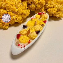 Uretti El Yapımı Papatya Desenli Ahşap Fitilli Kokulu Soya Mum 21CM - Sarı