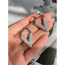 Pinery Jewels Vıp Seri - Full Taşlı V Tasarım Altın Kaplama Kadın Küpe Çifti