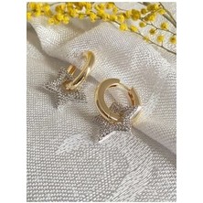 Çelik Gizar Aks. Yıldız Şekilli Zirkon Kaplı Küpe Altın Renkli Çelik  Şık Tasarım