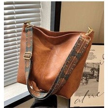 Hapbuy Taba Kadın Lüks Omuz Çantası Desenli Askılı Ergonomik Tasarım ile Şık Kullanım