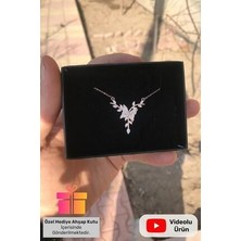 Lucente Hediye Kutulu Daldaki Kelebek Gümüş Kolye Beyaz Taşlı 925 Ayar Rose Kaplama Gümüş Zincirli Kolye