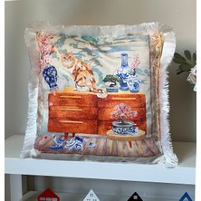 Decofav Sulu Boya Pastel Renkler Yaramaz Kedi ve Vazo Desenli Dijital Baskılı Kadife Kırlent Kılıfı Saçaklı